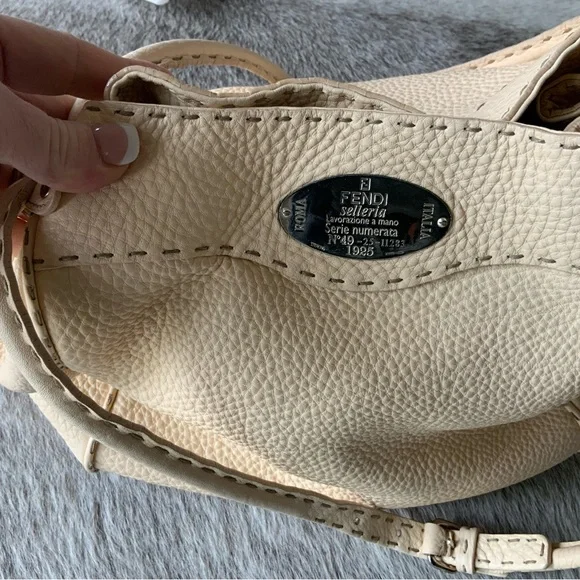 FENDI Cream pebbled Leather Handbag - Picture 8 of 12